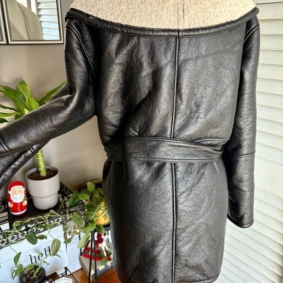 ASOS DESIGN Curve luxe collared bonded borg belted jacket - Picture 4 of 11